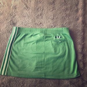 *its almost Halloween get you’re 2000s Tennis Skirt